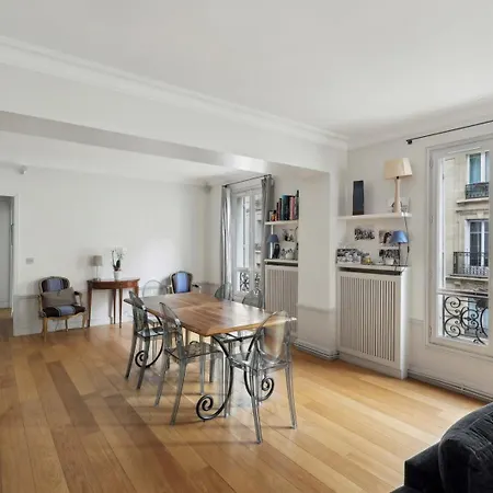 Apartment Grand 140m² A Deux Pas De La Tour Eiffel Paris