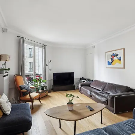 Apartment Grand 140m² A Deux Pas De La Tour Eiffel Paris