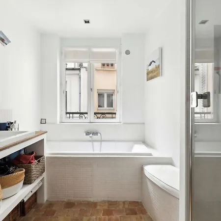 Apartment Grand 140m² A Deux Pas De La Tour Eiffel Paris